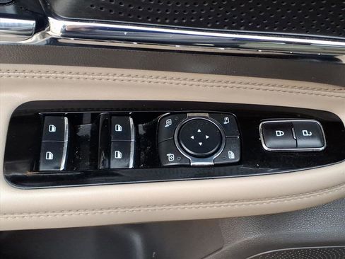 Certified 2023 Lincoln Corsair AWD image 16