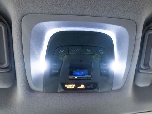 Used 2023 Toyota Corolla Cross XLE w/ Convenience Package image 22