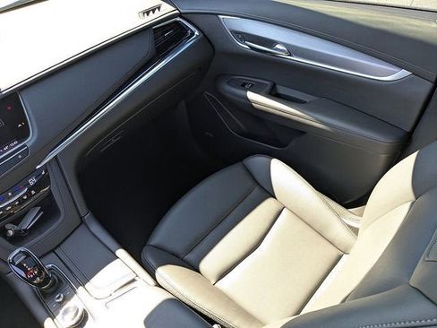 New 2025 Cadillac XT6 Luxury image 20