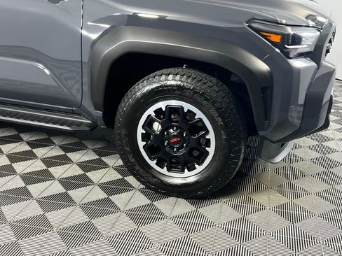 Used 2025 Toyota 4Runner TRD Off-Road image 7