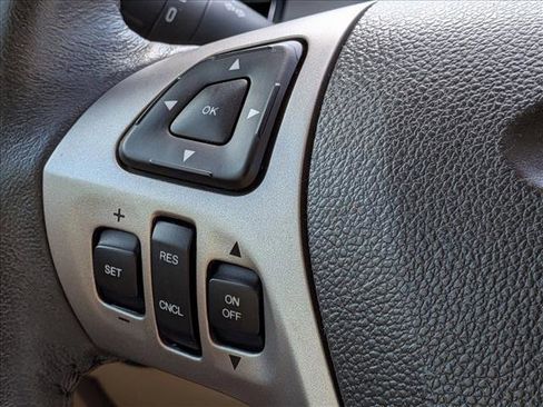 Used 2013 Ford Taurus SEL image 15