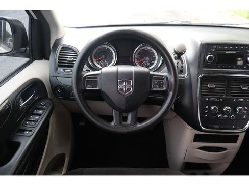 Used 2012 Dodge Grand Caravan SXT FWD image 10