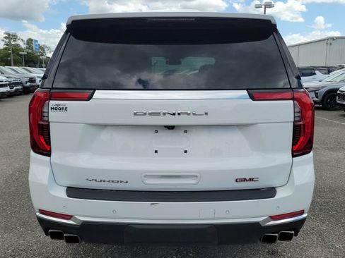 Used 2025 GMC Yukon XL Denali AWD/4WD image 10