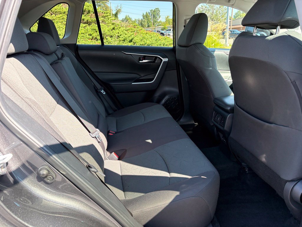 Used 2024 Toyota RAV4 XLE AWD/4WD image 20