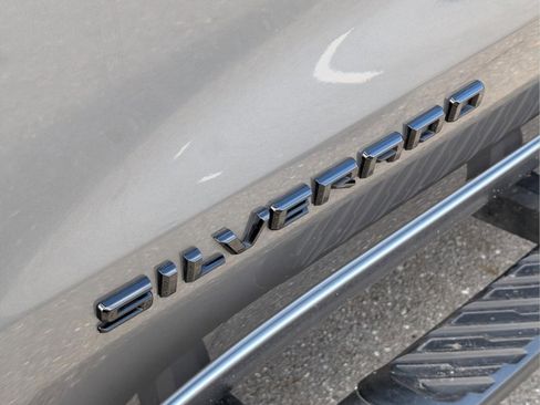 Used 2020 Chevrolet Silverado 1500 LT Trail Boss image 9