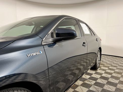 Used 2017 Toyota Camry XLE image 13