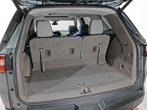 Used 2020 Chevrolet Traverse LT w/ LT Premium Package AWD/4WD image 8