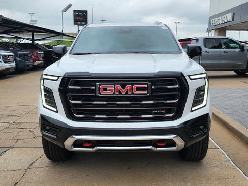 New 2026 GMC Yukon AT4 Ultimate AWD/4WD image 8