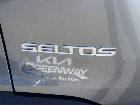 New 2026 Kia Seltos LX image 9