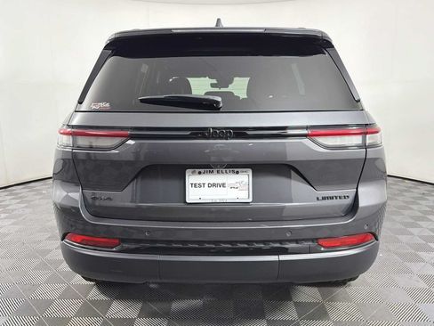 Used 2025 Jeep Grand Cherokee Limited w/ Black Appearance Package AWD/4WD image 5