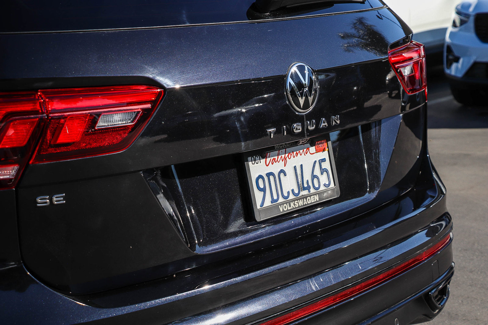 Used 2022 Volkswagen Tiguan SE R-Line FWD image 10
