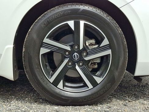 Certified 2024 Nissan Sentra SV FWD image 9