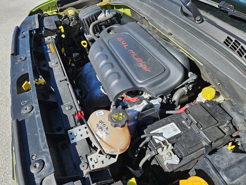 Used 2016 Jeep Renegade 75th Anniversary image 27