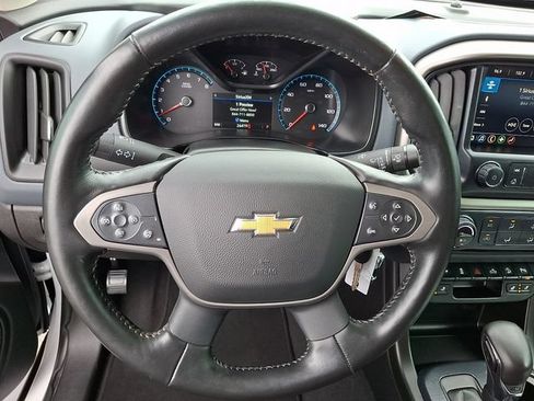 Used 2022 Chevrolet Colorado Z71 AWD/4WD image 14
