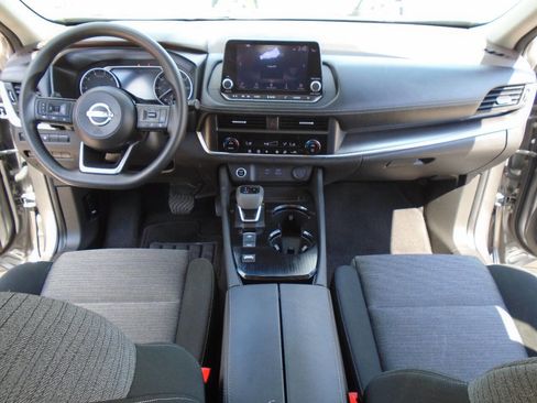 Used 2023 Nissan Rogue SV image 11