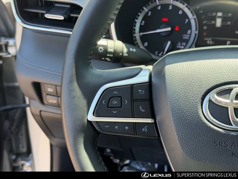 Used 2022 Toyota Highlander Platinum FWD image 16