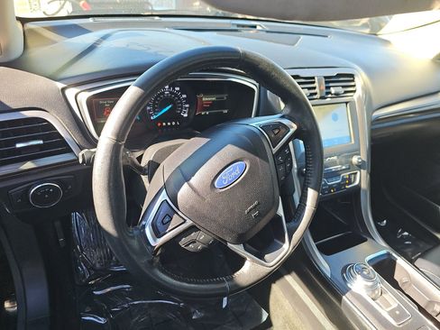 Used 2020 Ford Fusion SEL image 11