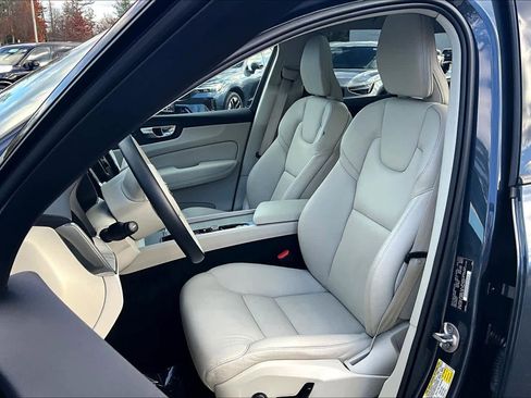 Certified 2023 Volvo XC60 B5 Plus w/ Climate Package image 8