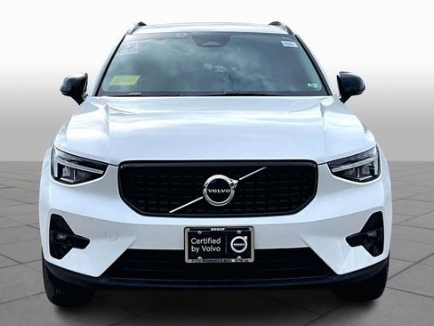 Used 2023 Volvo XC40 B5 Plus w/ Climate Package image 4