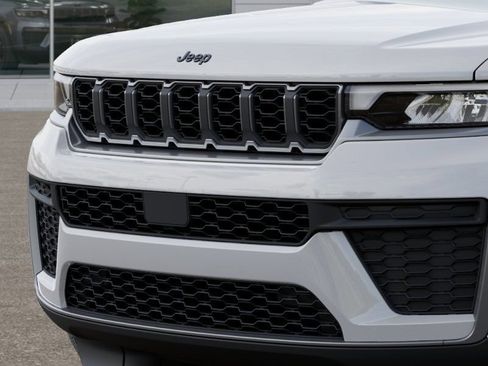 New 2026 Jeep Grand Cherokee Altitude AWD/4WD image 11