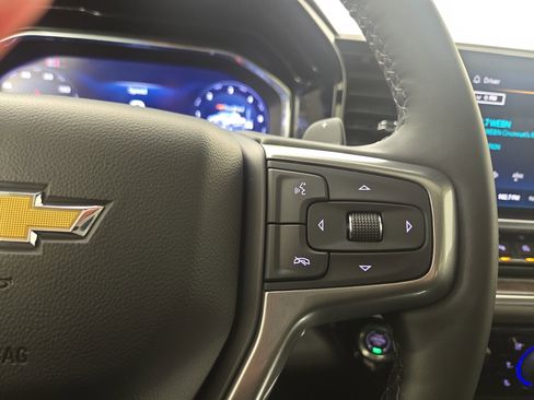 Used 2025 Chevrolet Silverado 1500 LTZ w/ Technology Package image 16