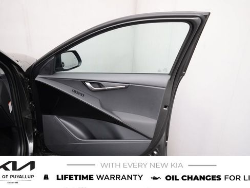 New 2026 Kia Niro LX FWD image 15