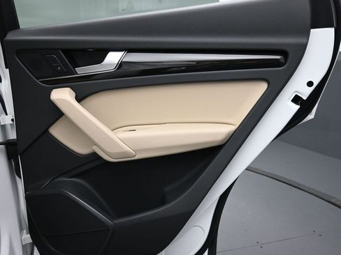 Used 2018 Audi Q5 2.0T Premium Plus w/ Premium Plus Package image 23