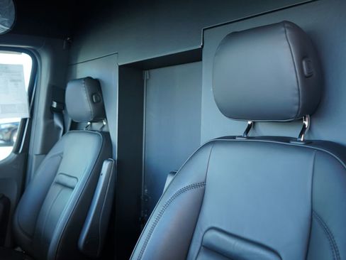 Used 2022 Mercedes-Benz Sprinter 2500 image 26
