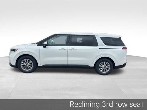 Used 2024 Kia Carnival LX FWD image 5