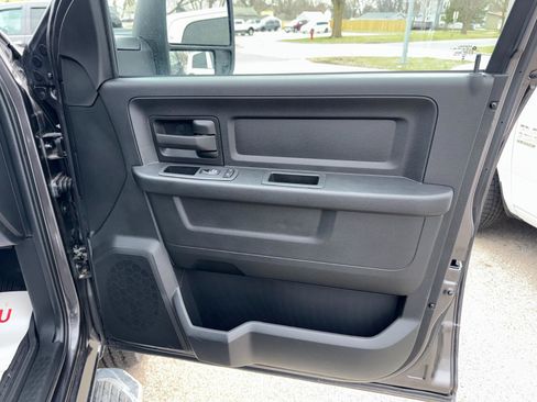New 2024 RAM 2500 Tradesman w/ Chrome Appearance Group AWD/4WD image 16