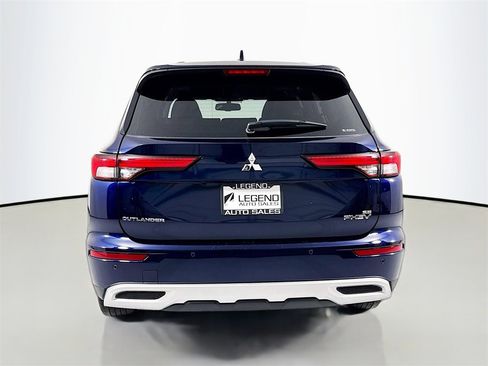 Used 2023 Mitsubishi Outlander SE image 7