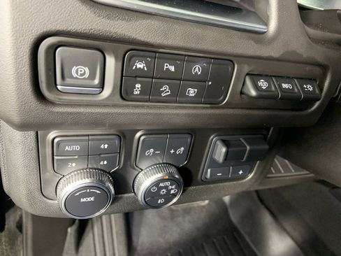 Used 2024 GMC Yukon AT4 w/ Technology Package image 9