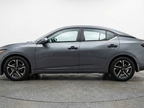 Used 2025 Nissan Sentra SV image 5