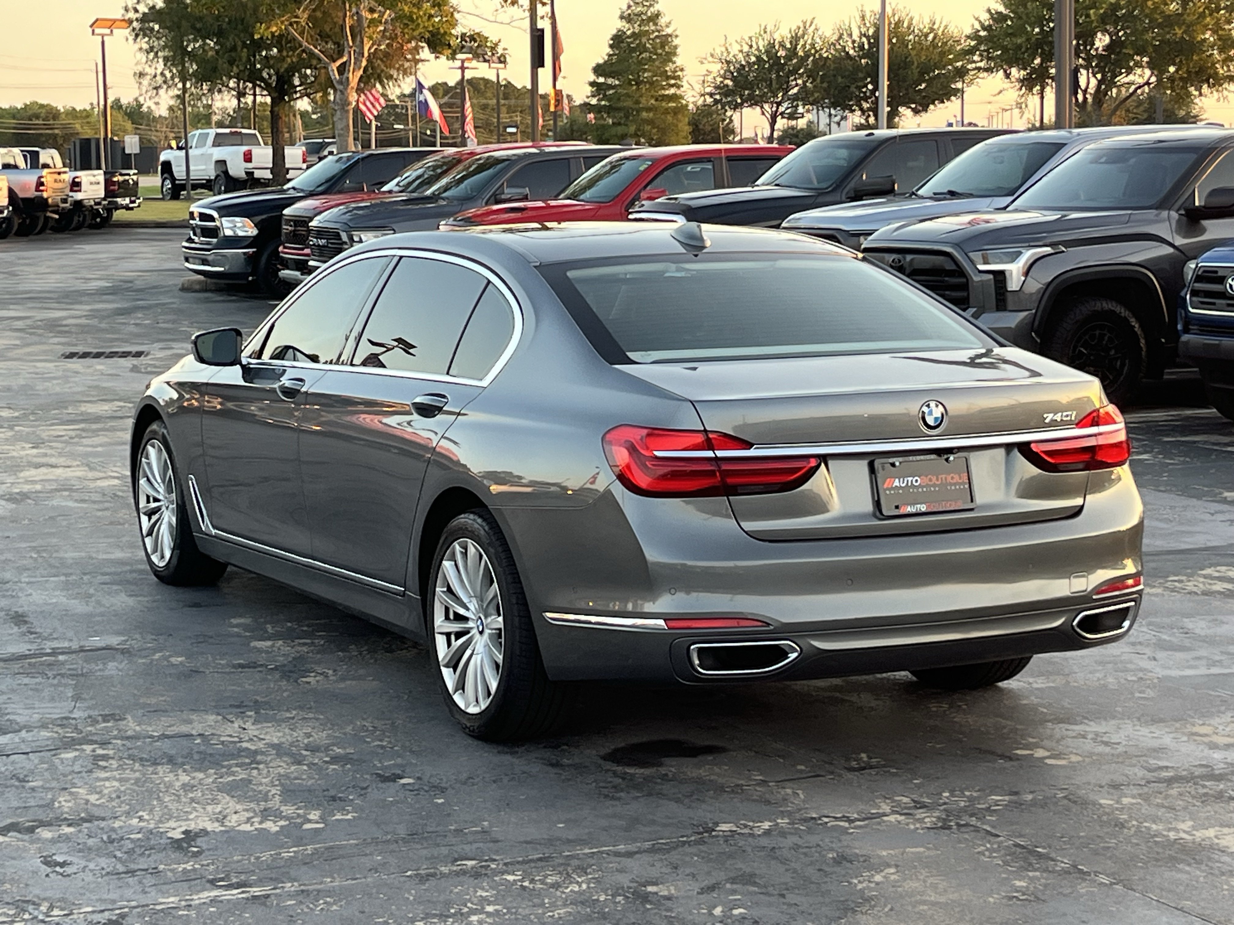 Used 2017 BMW 740i RWD image 10