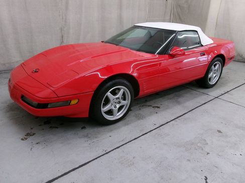 Used 1995 Chevrolet Corvette Convertible RWD image 4