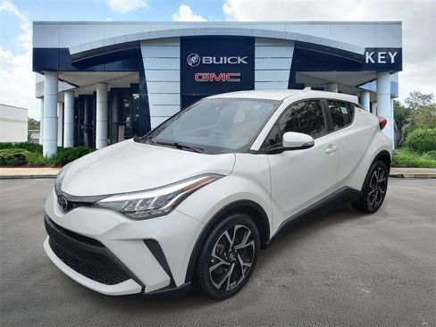 Used 2020 Toyota C-HR LE image 3