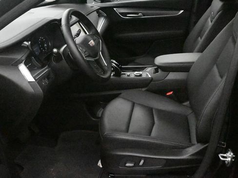 Used 2025 Cadillac XT5 Luxury AWD/4WD image 10