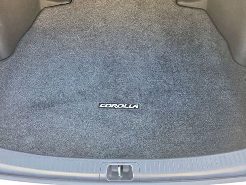 Used 2020 Toyota Corolla SE w/ Carpet Mat Package (TMS) image 9