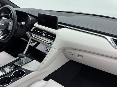 Used 2025 Genesis G70 2.5T image 36