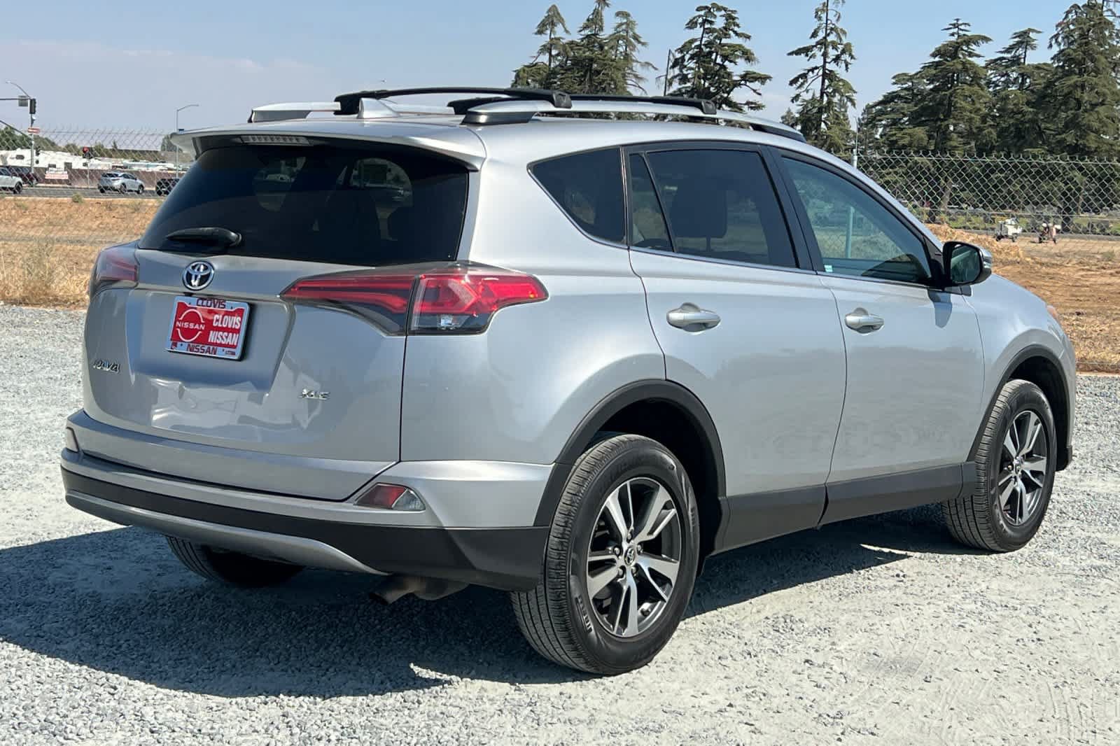 Used 2018 Toyota RAV4 XLE FWD image 3