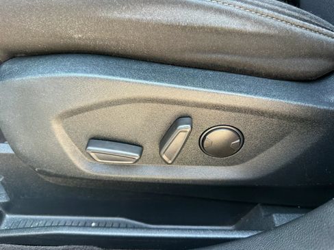 Used 2020 Ford Edge SE FWD image 21