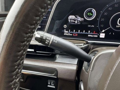 Used 2021 Cadillac Escalade Premium Luxury image 27