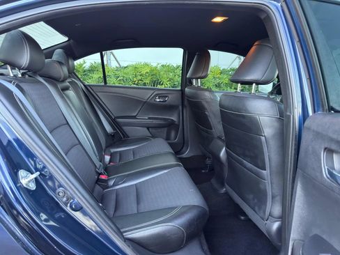 Used 2017 Honda Accord Sport image 8