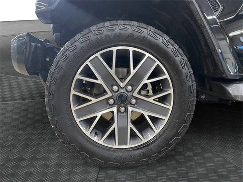 Used 2024 Jeep Wrangler High Altitude image 14
