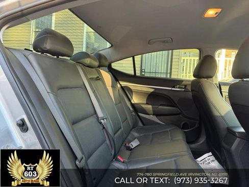 Used 2020 Hyundai Elantra Limited w/ Cargo Package (C1) image 10