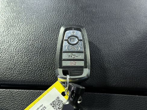 Used 2018 Ford F150 Lariat w/ Equipment Group 502A Luxury AWD/4WD image 34