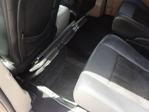 Used 2015 Dodge Grand Caravan SXT image 26