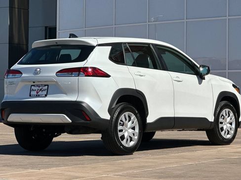 Used 2025 Toyota Corolla Cross L FWD image 4
