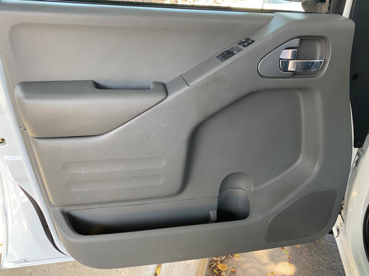 Used 2020 Nissan Frontier S RWD image 10