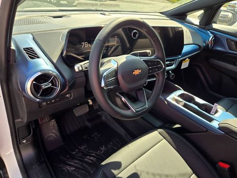 New 2026 Chevrolet Equinox EV LT image 17